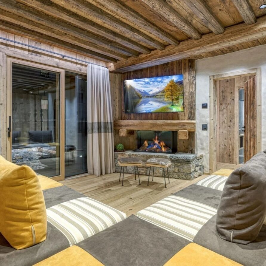 Luxury Chalet Livigno with Jacuzzi