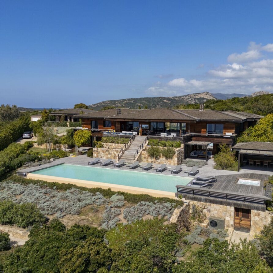 Luxury Villa Pianottoli-Caldarello with Pool & Jacuzzi