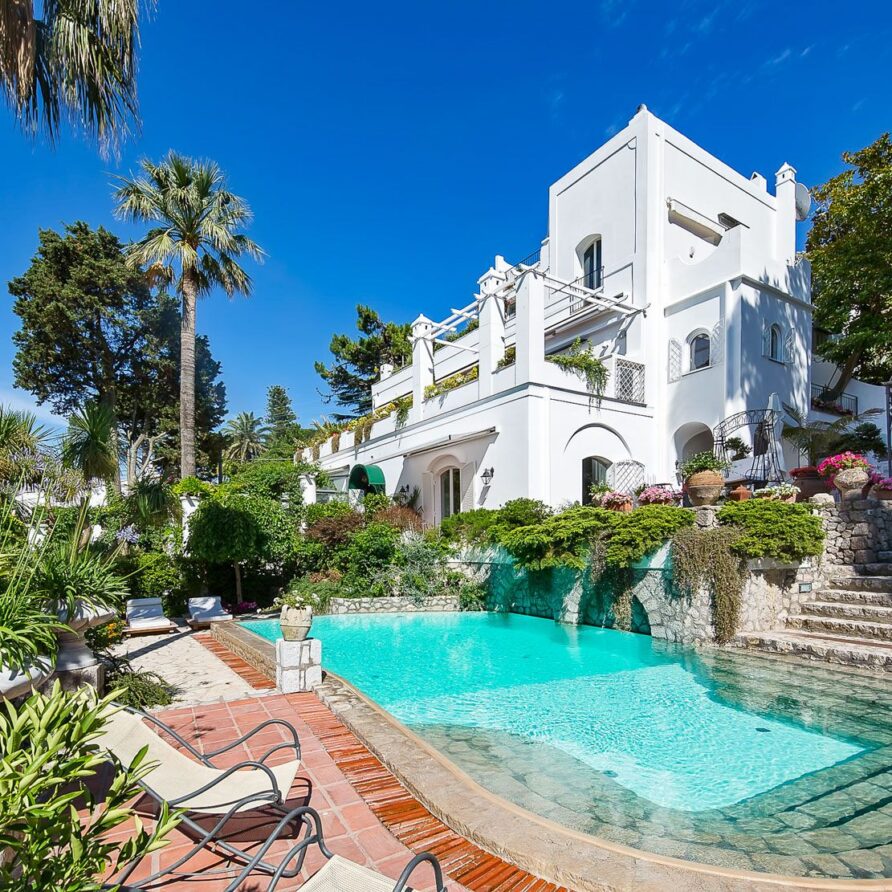 Luxury Villa Capri with Pool & Jacuzzi